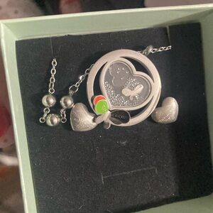 Elegant Silver Heart Necklace